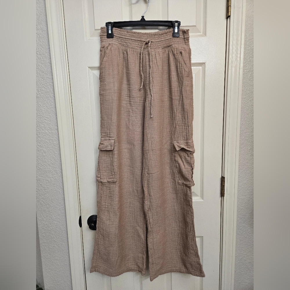SO Tan Textured Pants With Cargo Pockets, Medium
